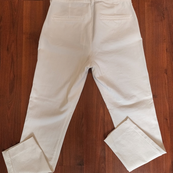 OLD NAVY PIXIE HIGH RISE SECRET SLIM WHITE CHINOS WITH POCKETS SIZE 8 - Picture 3 of 6